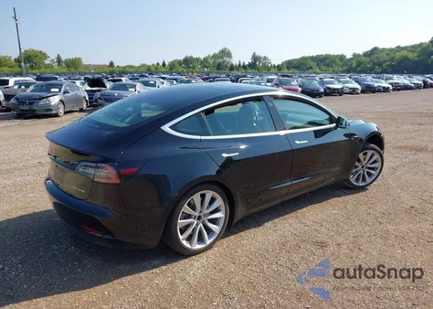 2019 Tesla Model 3 Long Range/Performance z USA, uszkodzony, nr VIN 5YJ3E1EBXKF212018